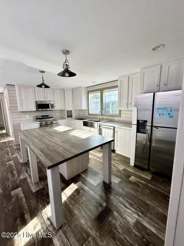 Maple Hill, NC 28454,105 Brady LN