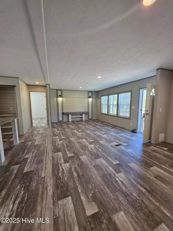 Maple Hill, NC 28454,105 Brady LN