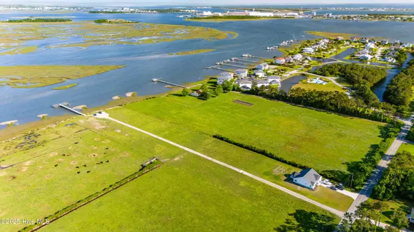 Morehead City, NC 28557,964 Country Club RD