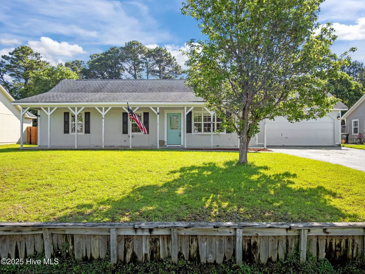Hubert, NC 28539,219 Zachary LN