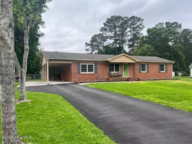 Rocky Point, NC 28457,115 Oak Hills DR