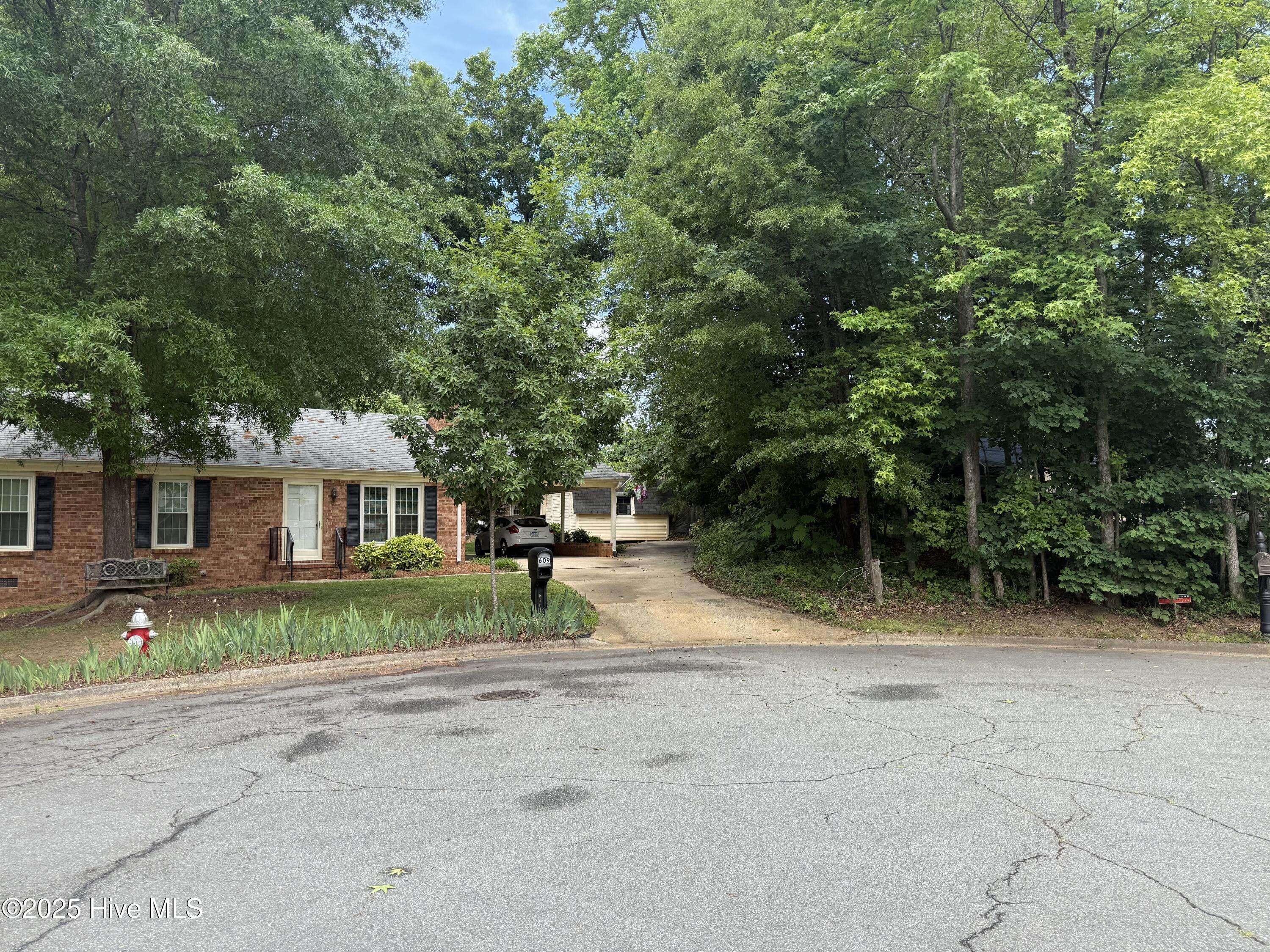 Burlington, NC 27215,609 Malone CT