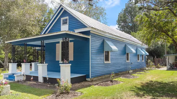 104 W Trent ST, Trenton, NC 28585