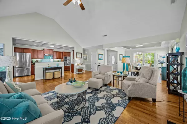 Trent Woods, NC 28562,903 Buckingham RD
