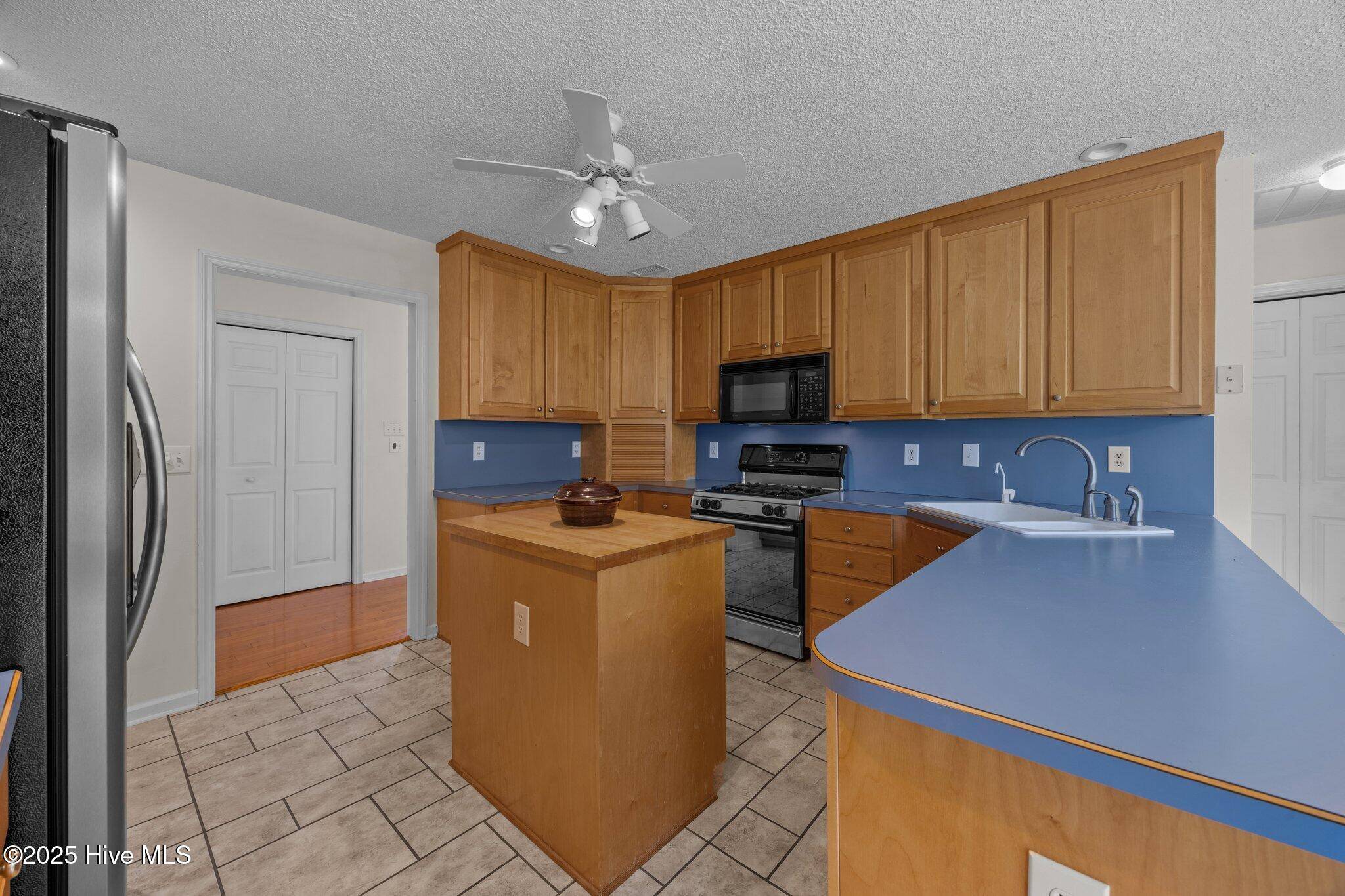 Oriental, NC 28571,9333 Doris DR