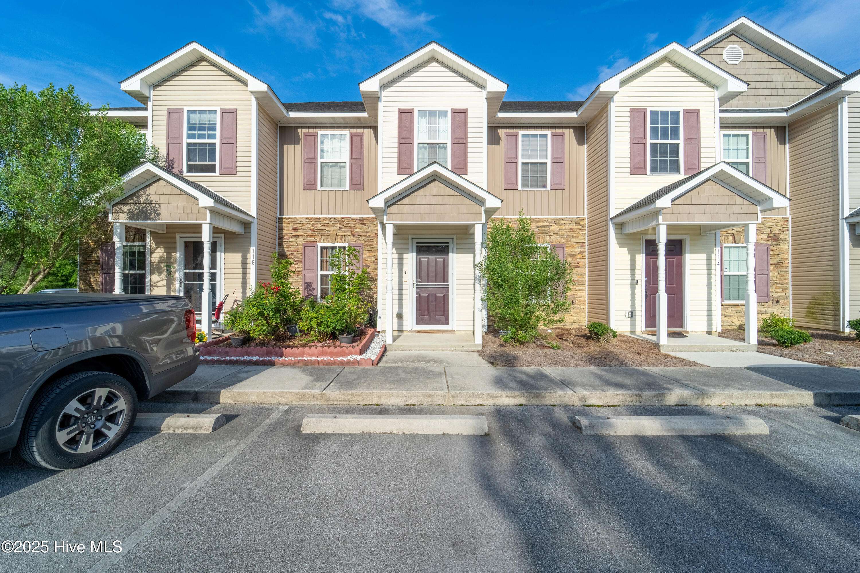 116 W Murrow LN, Jacksonville, NC 28546