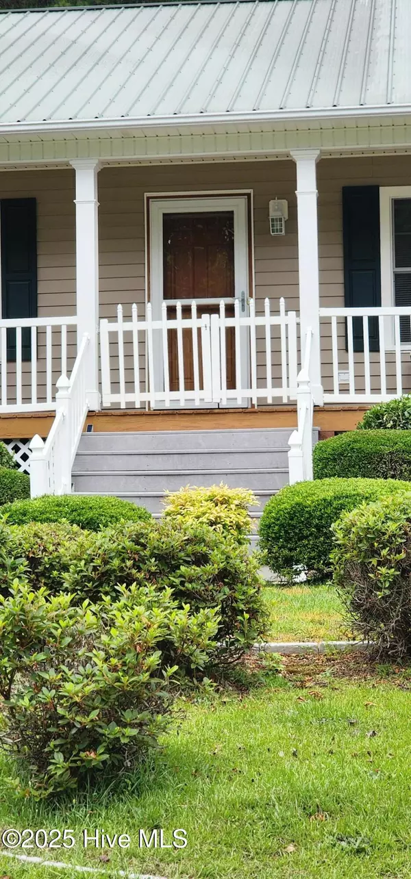 Benson, NC 27504,107 Oak Park DR