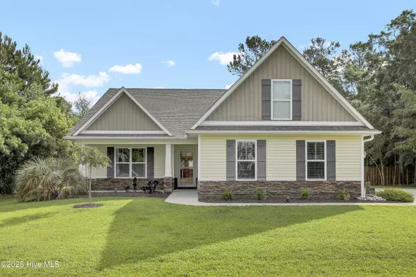 69 Weir DR, Hampstead, NC 28443