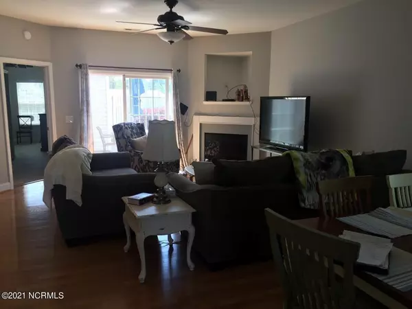 Southport, NC 28461,4917 Dreamweaver CT #6