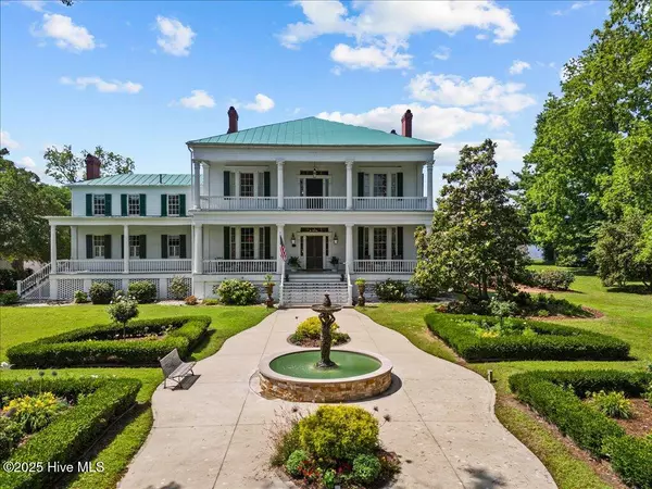 Edenton, NC 27932,121 W King ST