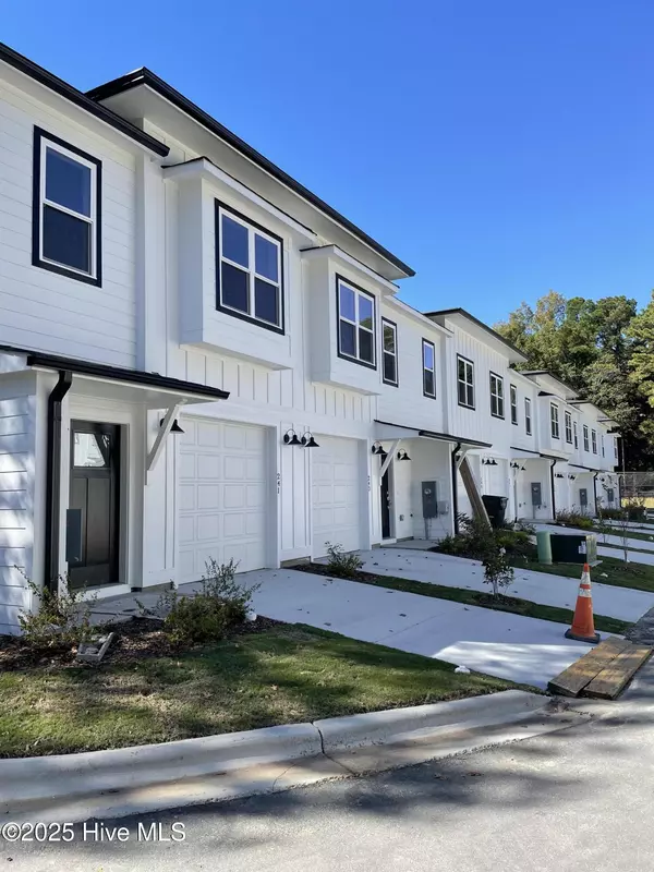 Southern Pines, NC 28387,241 Townhome LN #241