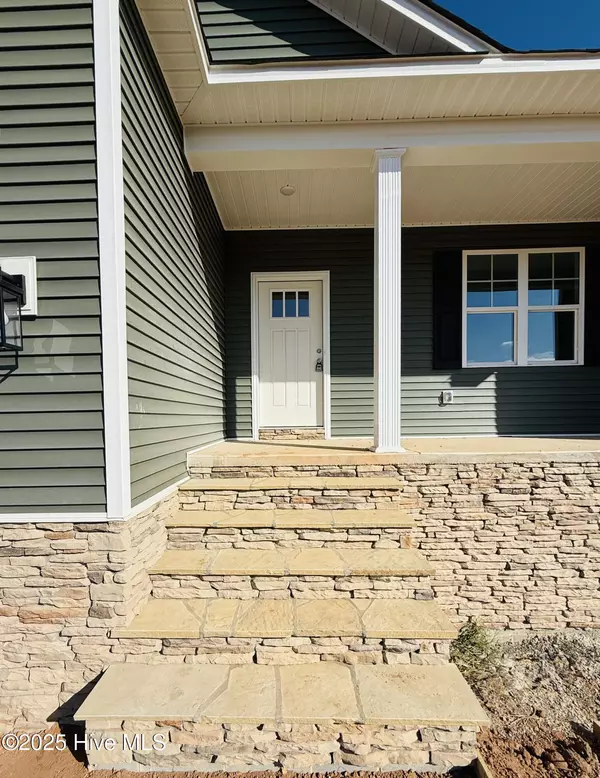 Sanford, NC 27330,211 Uwharrie WAY