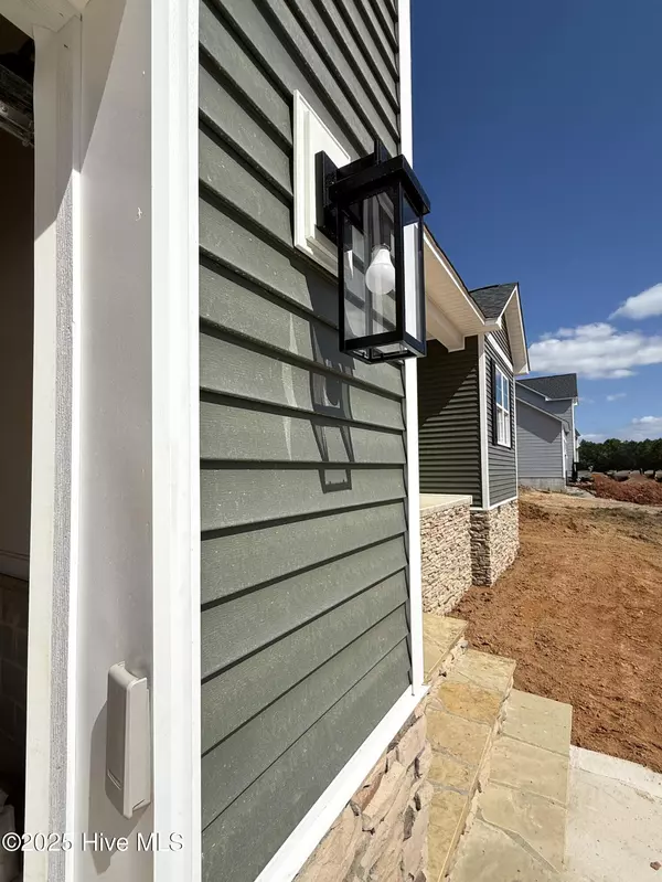 Sanford, NC 27330,211 Uwharrie WAY