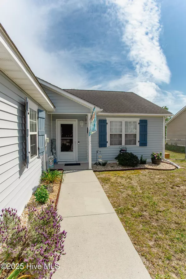 Hubert, NC 28539,132 Charlton RD
