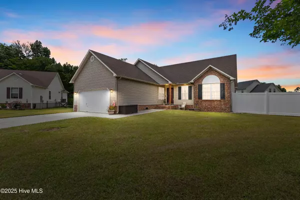 Jacksonville, NC 28540,204 Bluff Ridge CT