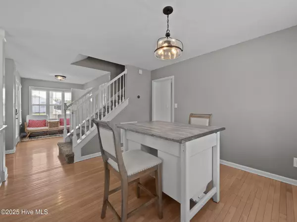 Cedar Point, NC 28584,120 Buds LN