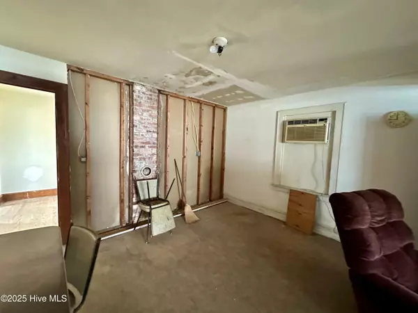 Roper, NC 27970,718 Beasley RD