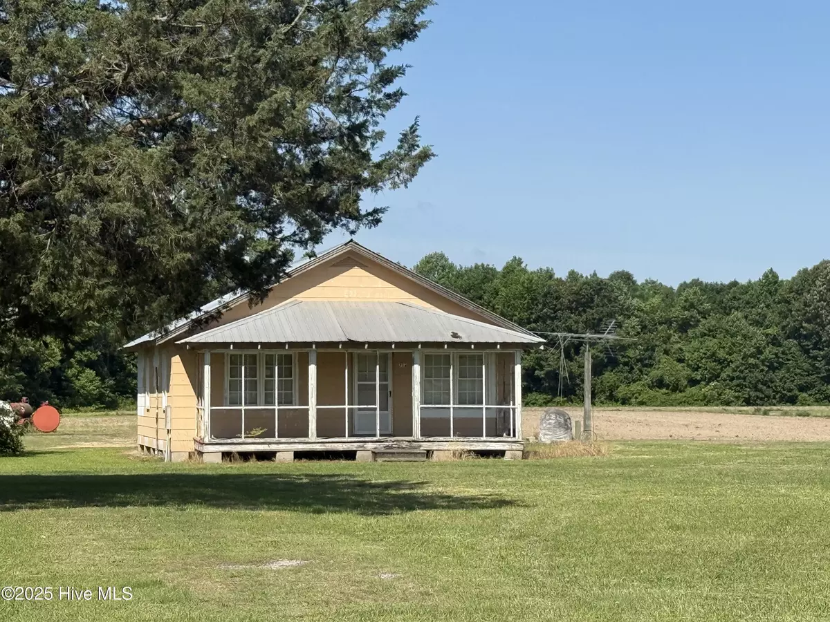 Roper, NC 27970,718 Beasley RD