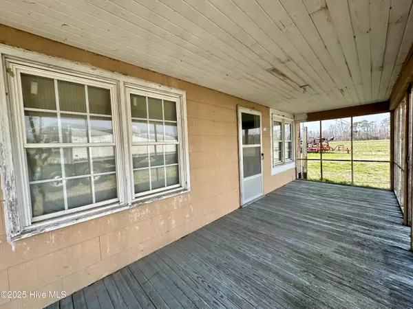 Roper, NC 27970,718 Beasley RD