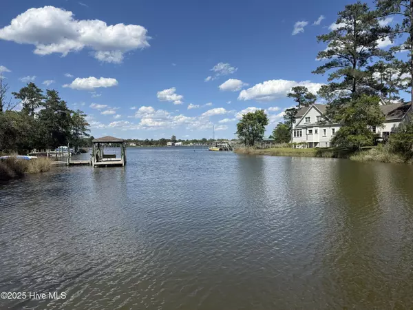Oriental, NC 28571,6112 Horton RD