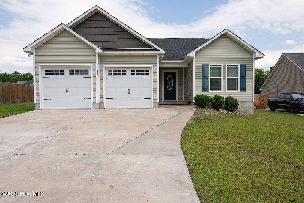 209 Cottage Brook CT, Richlands, NC 28574