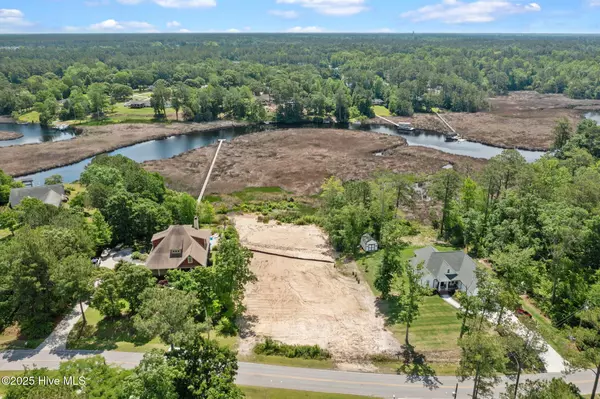 240 White Oak Bluff RD, Stella, NC 28582