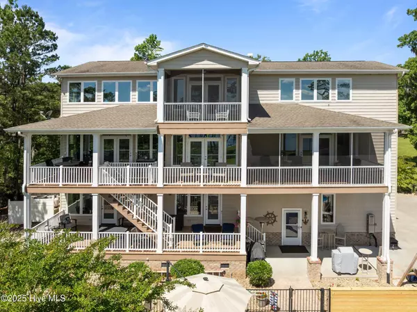 Chocowinity, NC 27817,506 Long Point RD