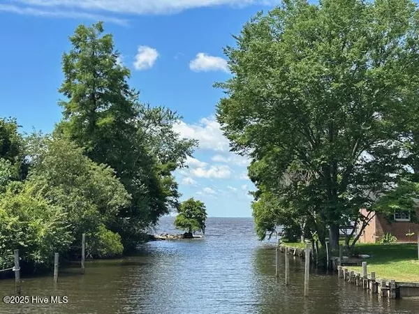 Edenton, NC 27932,304 - 306 Pineview DR