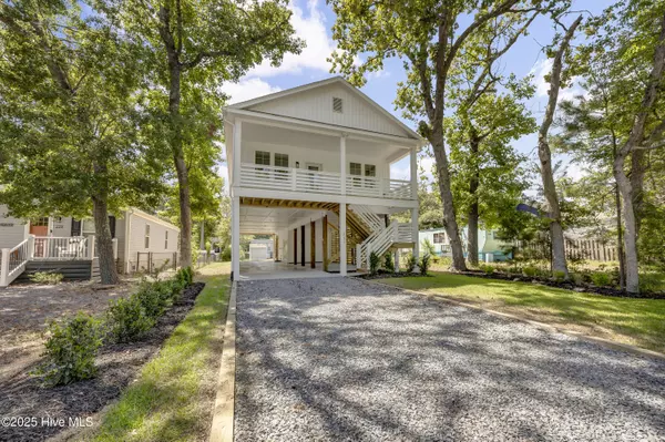 Oak Island, NC 28465,231 NE 77th ST