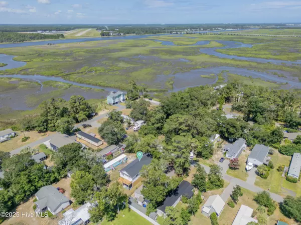 Oak Island, NC 28465,231 NE 77th ST