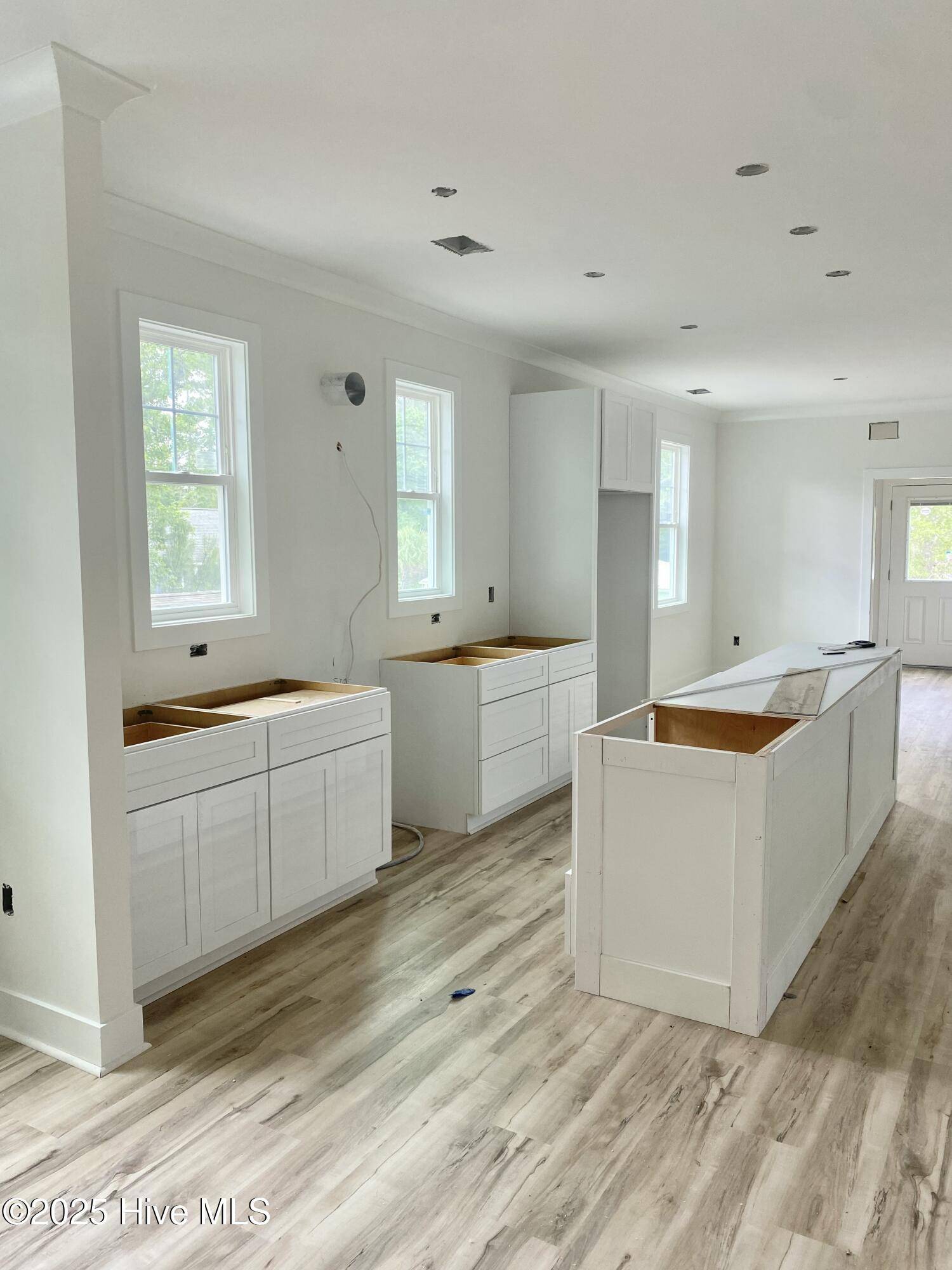 Oak Island, NC 28465,231 NE 77th ST