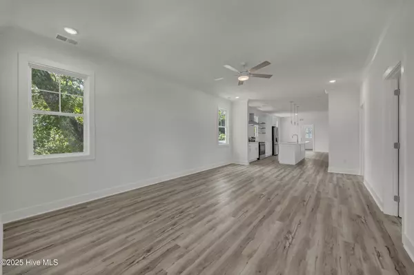 Oak Island, NC 28465,231 NE 77th ST