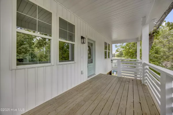 Oak Island, NC 28465,231 NE 77th ST