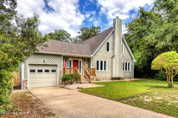 107 Live Oak CT,  Pine Knoll Shores,  NC 28512