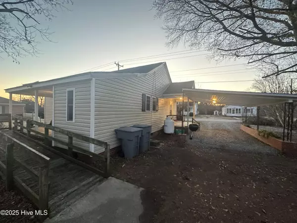 Conway, NC 27820,418 S Church ST