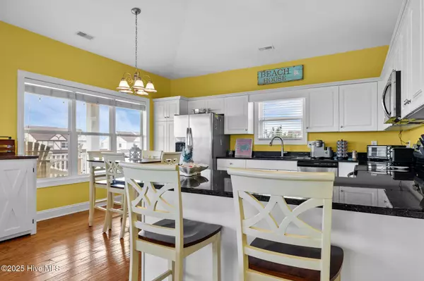 Emerald Isle, NC 28594,2414 Ocean DR