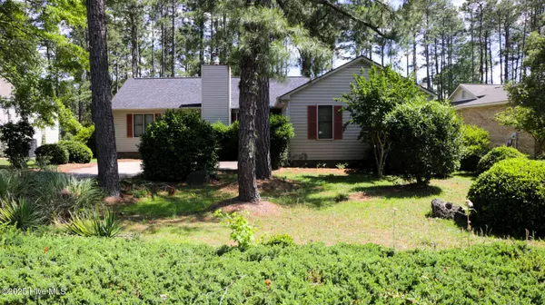 1819 Caracara DR, New Bern, NC 28560