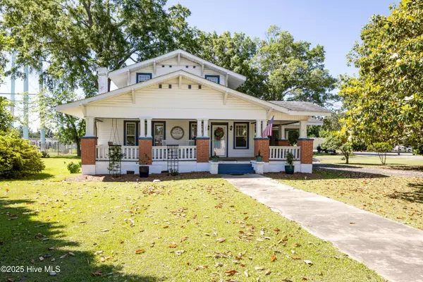 103 W Pleasant ST, Roseboro, NC 28382