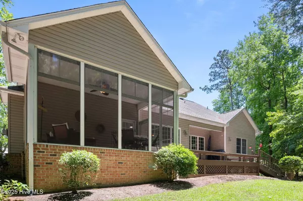 Chocowinity, NC 27817,102 Maurice CT