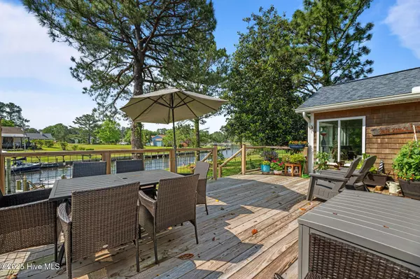 New Bern, NC 28560,6008 Cassowary LN