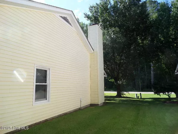 New Bern, NC 28560,222 Rivershore DR