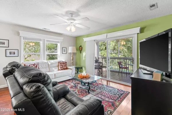 Southport, NC 28461,3350 Club Villas DR ## 1403