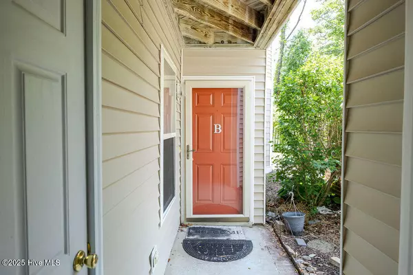 Morehead City, NC 28557,421 Commerce AVE #B