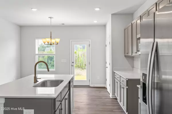 Jacksonville, NC 28540,507 Sandy Hollow DR