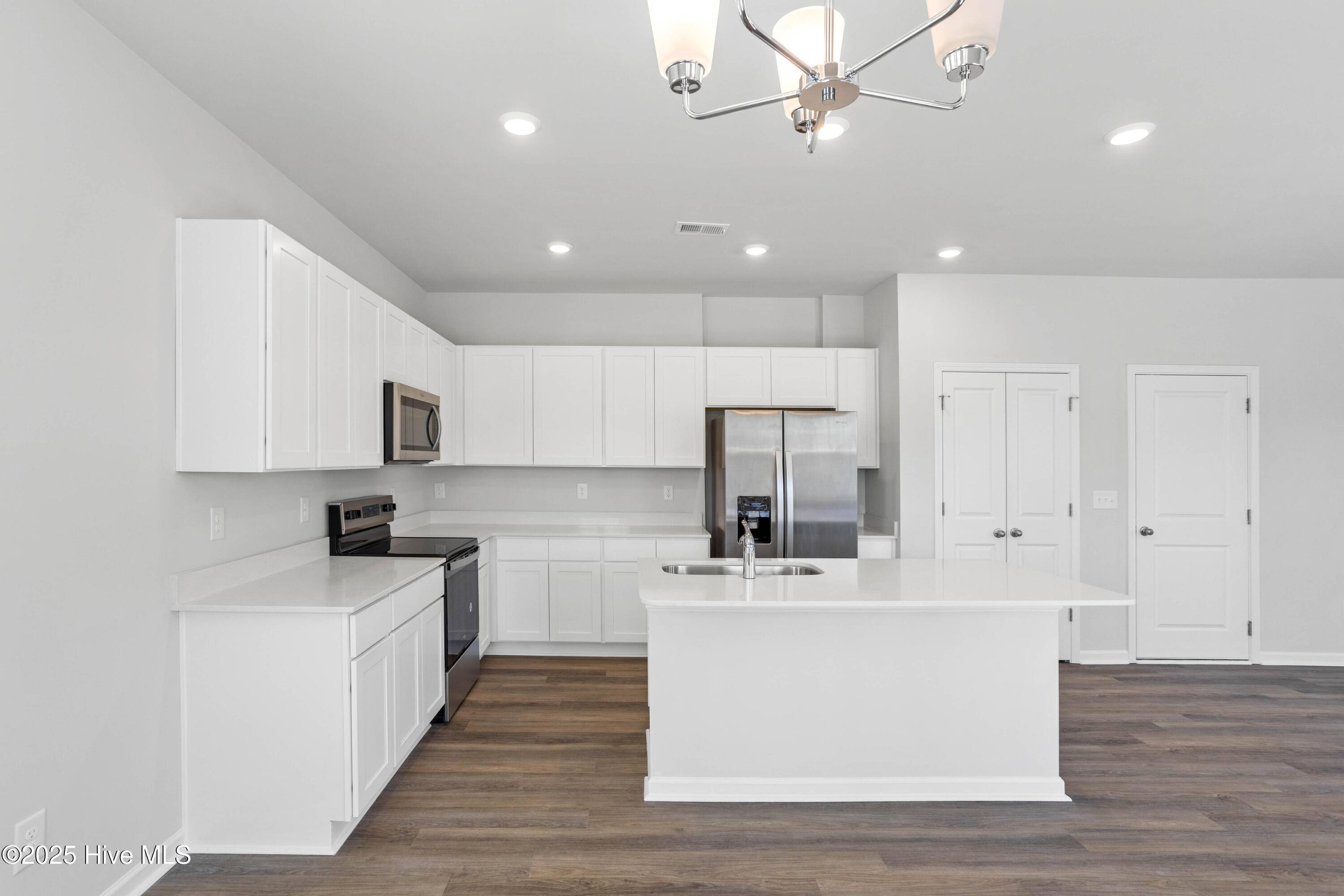 Jacksonville, NC 28540,509 Sandy Hollow DR