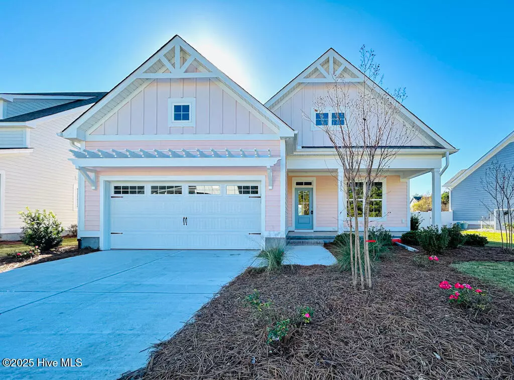 Holly Ridge, NC 28445,102 Whispering Pine LN