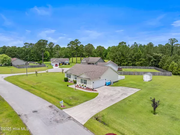 Richlands, NC 28574,102 Flat Rock LN