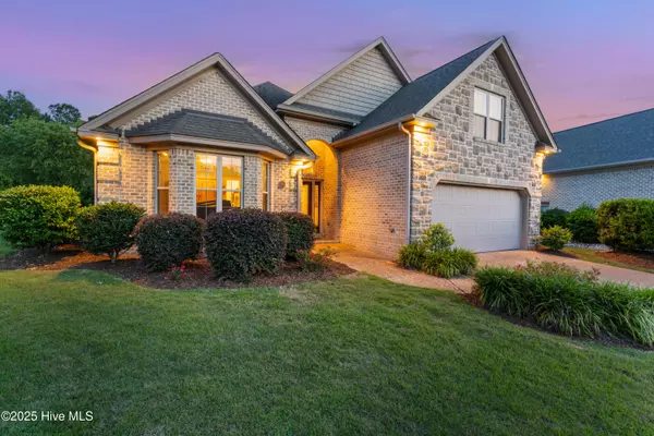 310 White Swan CT, Wilmington, NC 28412