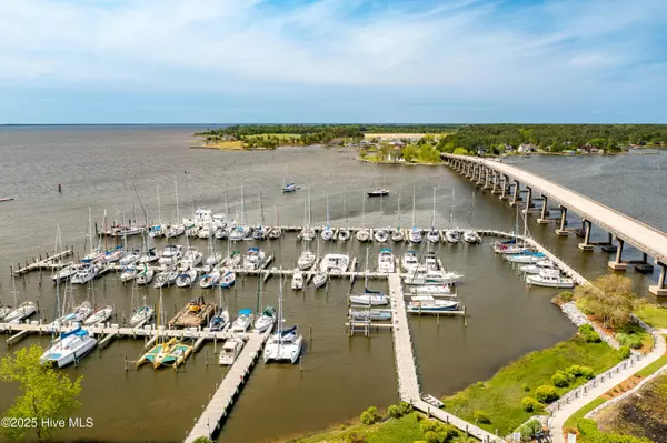 Oriental, NC 28571,516 S Water ST #A-18