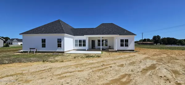 Clinton, NC 28328,37 Country Cove LN